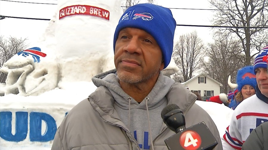 Thurman Thomas, Andre Reed share stadium memories