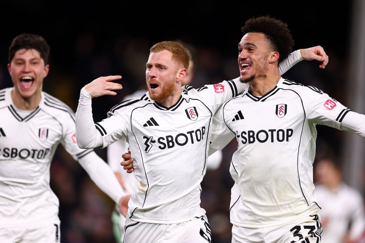 Late drama as Reed’s stunning goal denies Liverpool win at Fulham