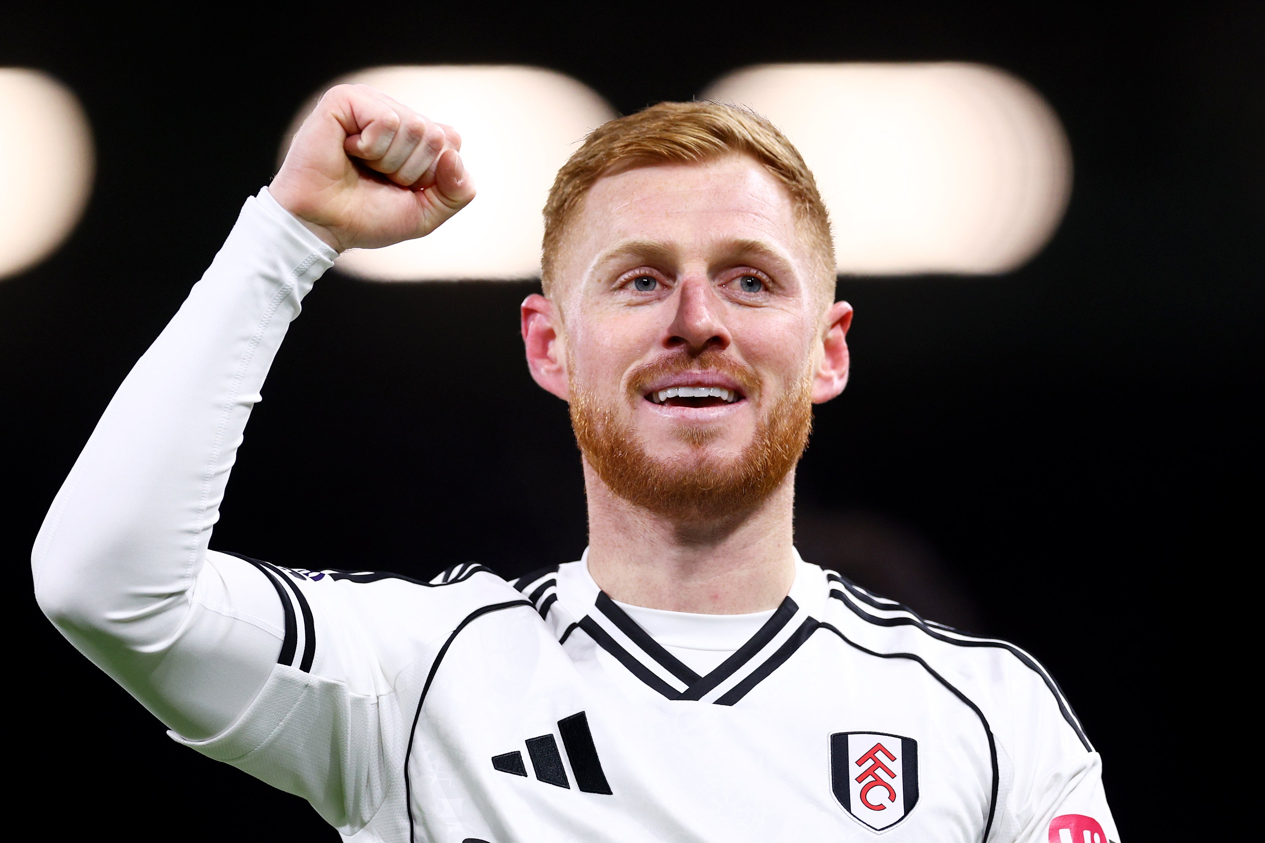 Late drama as Reed’s stunning goal denies Liverpool win at Fulham