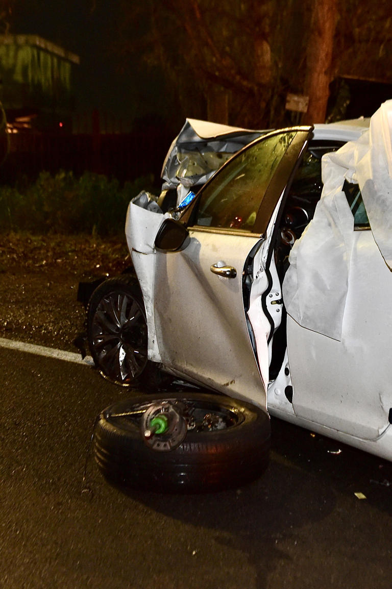 Frontale tra due auto a Roma, tre morti e un ferito grave