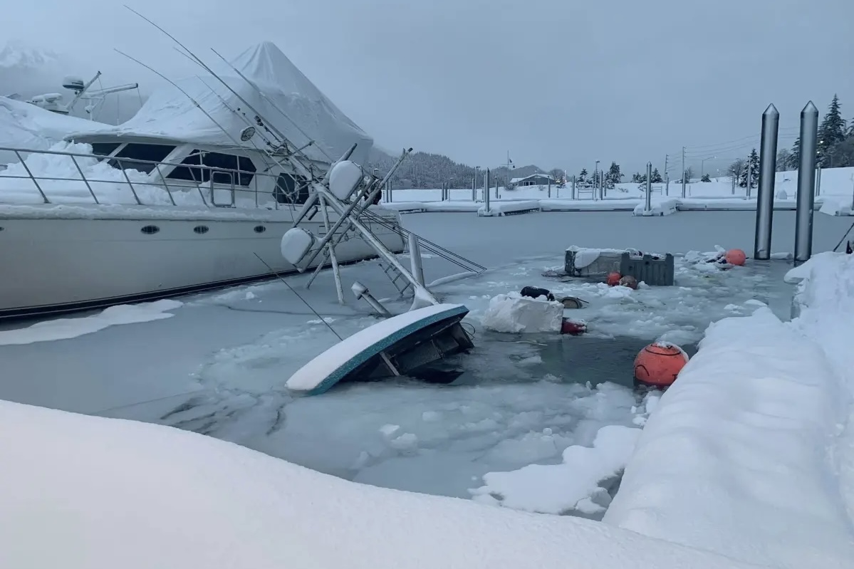 Extreme cold wave causes shipwrecks and increases avalanche risk in Alaska
