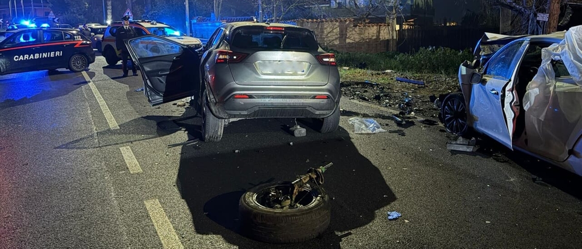 Frontale tra auto sul litorale romano: tre morti e un ferito grave ...