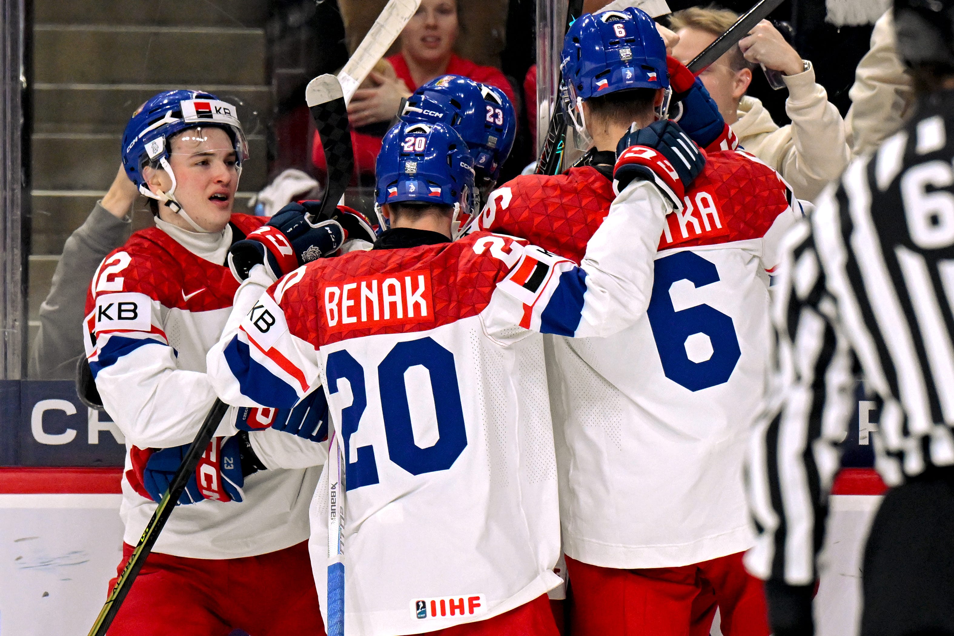 Canada vs Czechia live updates: World Juniors hockey score, highlights<br>
