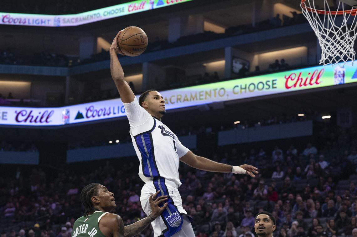 Sacramento Kings lose another starter to injury in blowout loss to Bucks<br><br>