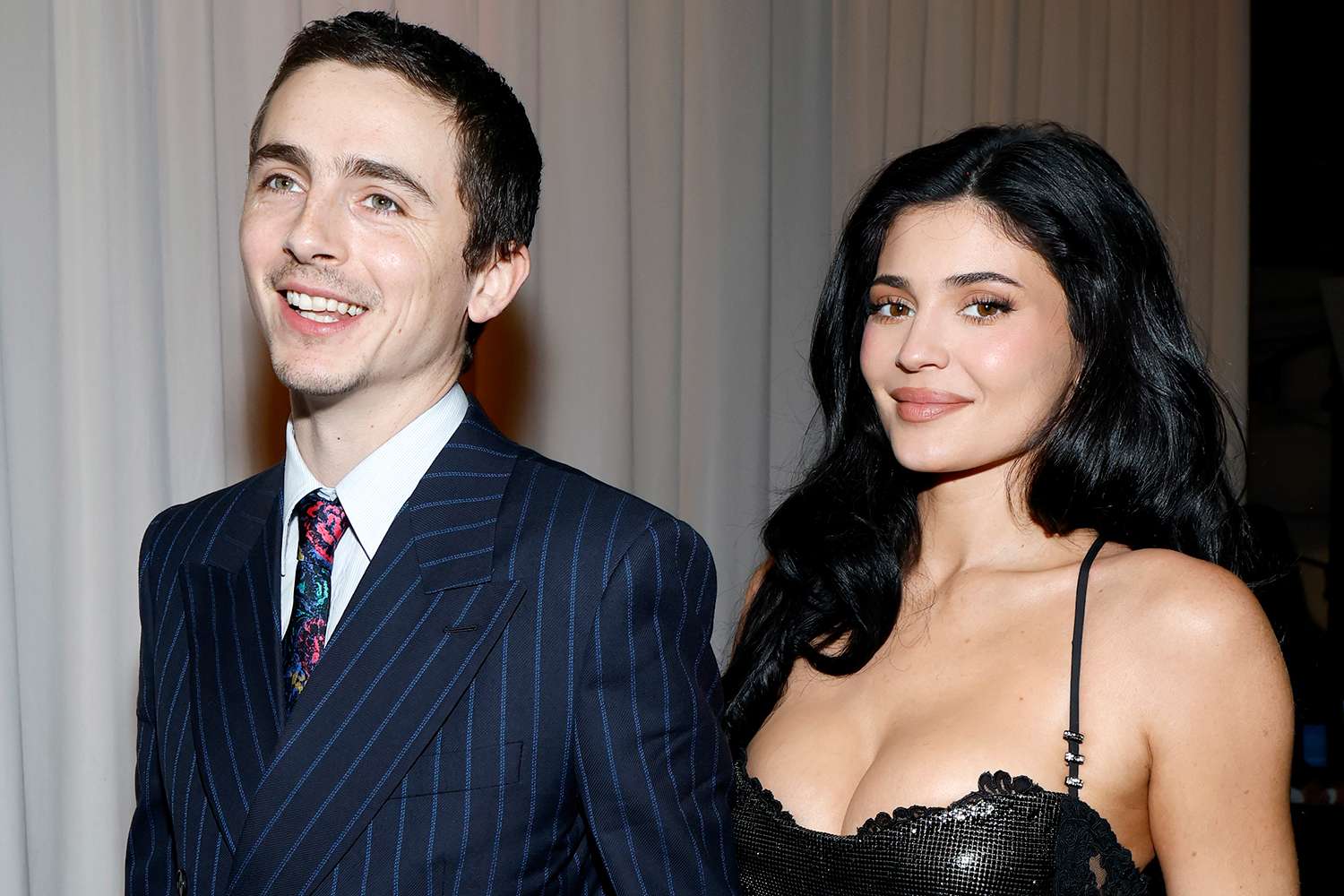 Kylie Jenner wears plunging skin-tight dress to support boyfriend ...