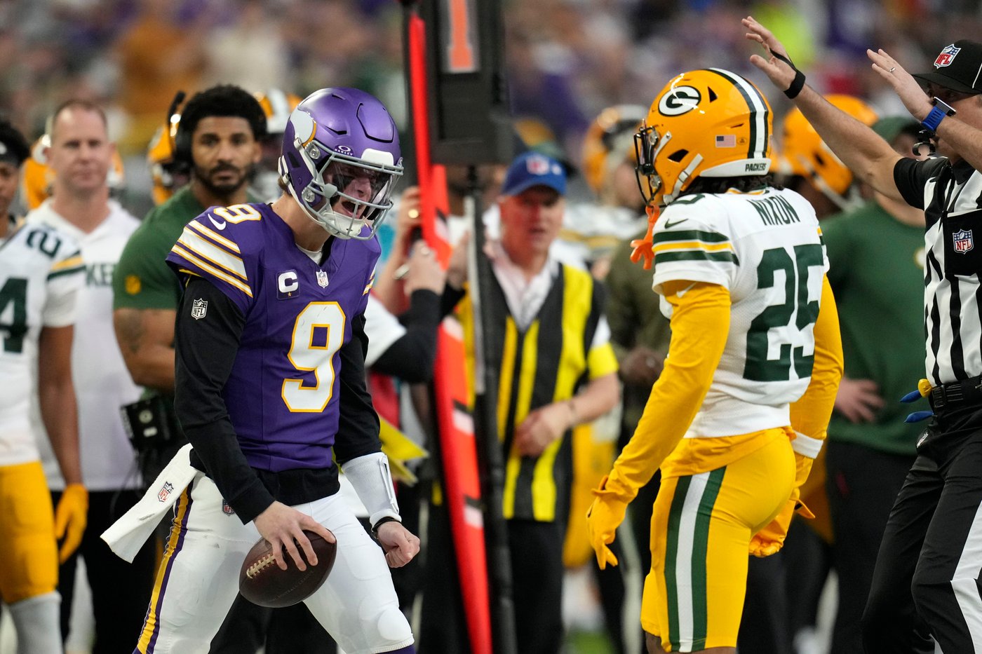 McCarthy gives Vikings another mixed-bag performance in season finale,  including another injury exit