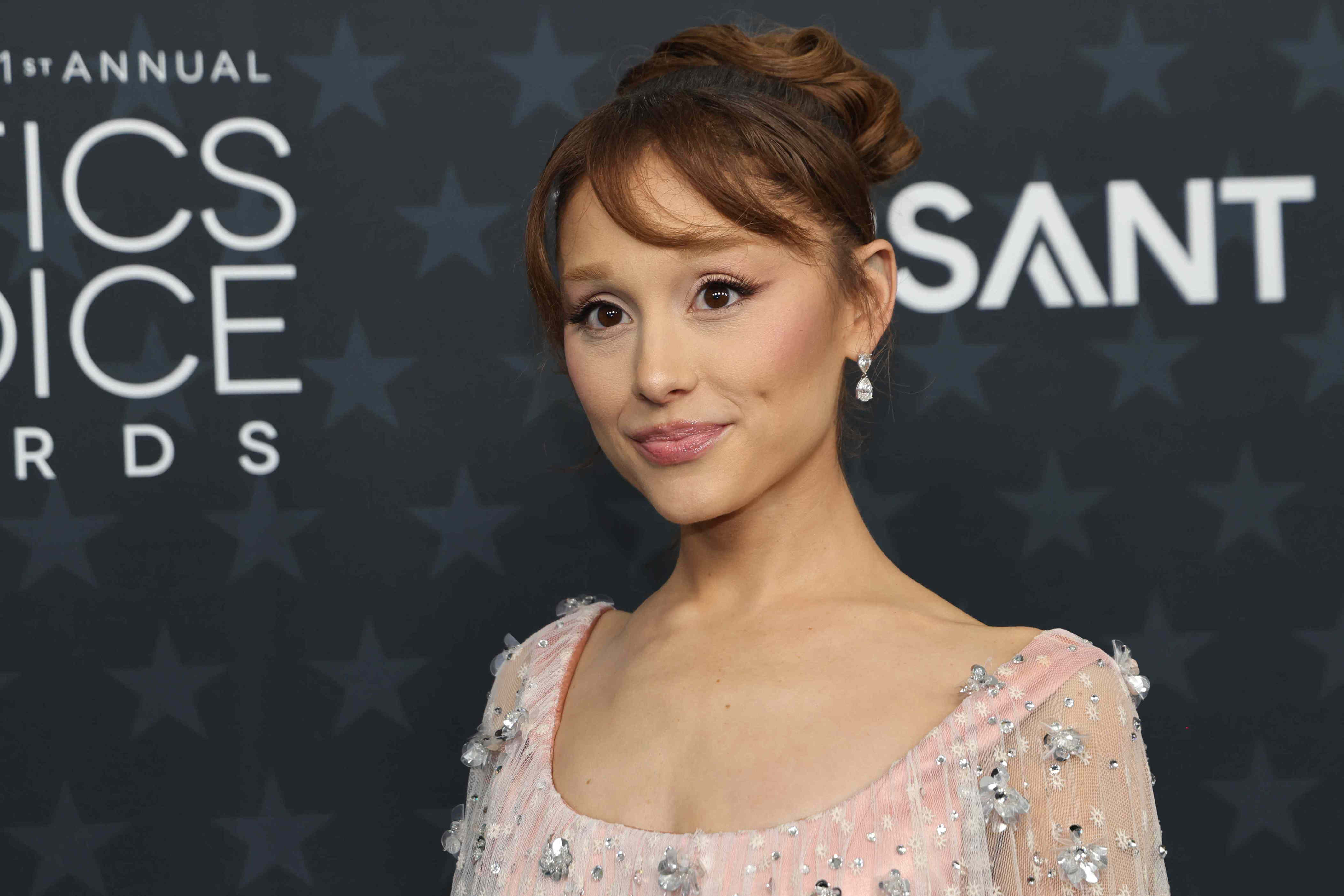 Ariana Grande debuts major hair color change and wispy bangs at the ...