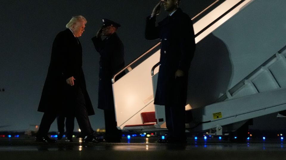 Trump weighs potential military intervention in Iran<br><br>