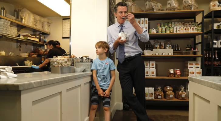 Gov. Newsom bought a $9,100,000 Bay Area mansion to relocate his family. How to invest in California real estate without millions<br>