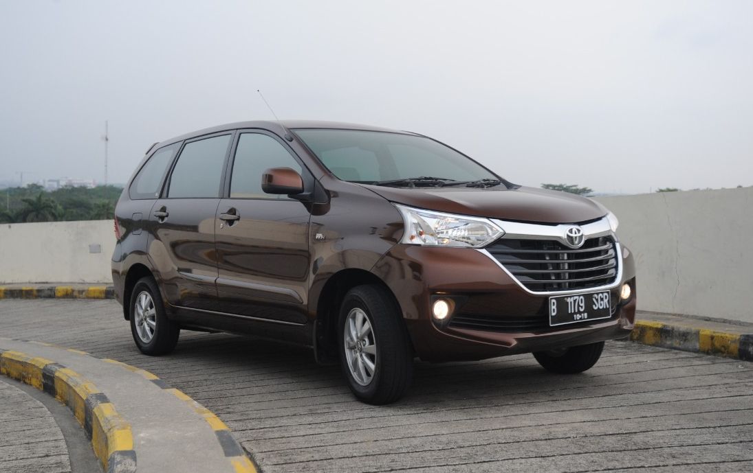 Pilih Avanza atau Mobilio 2016 bekas? Ini perbandingan harga dan spesifikasinya