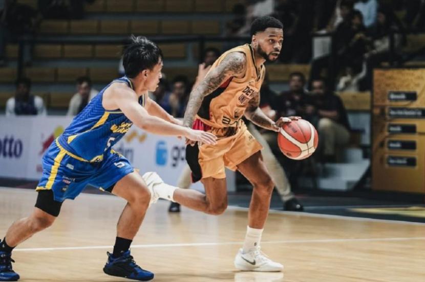 Kemenangan perdana Dewa United di IBL 2026 usai tundukkan Satya Wacana