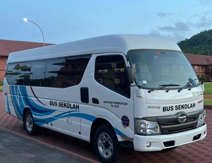 Bukan armada logistik, 150 Hino 300 ini dipakai negara buat ngantar pelajar