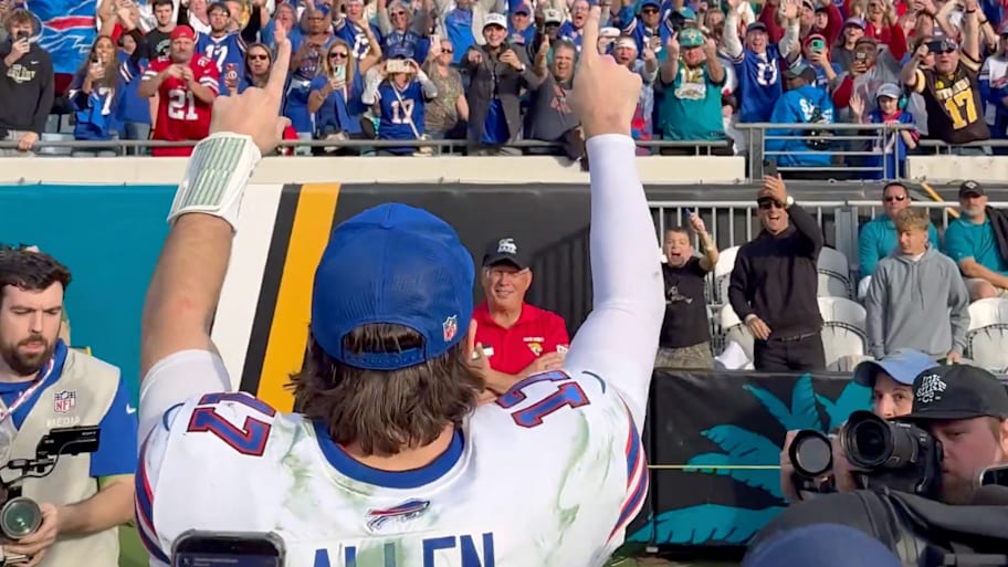 Josh Allen shared awesome moment with a swarm of Bills fans after beating Jaguars<br><br>