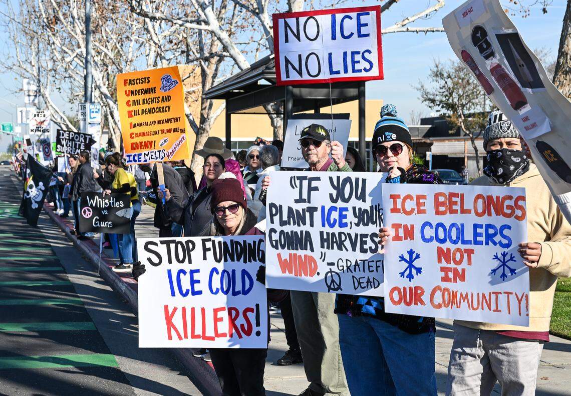 Thousands in Fresno protest ICE actions, killing of Renee Nicole Good in Minneapolis<br>