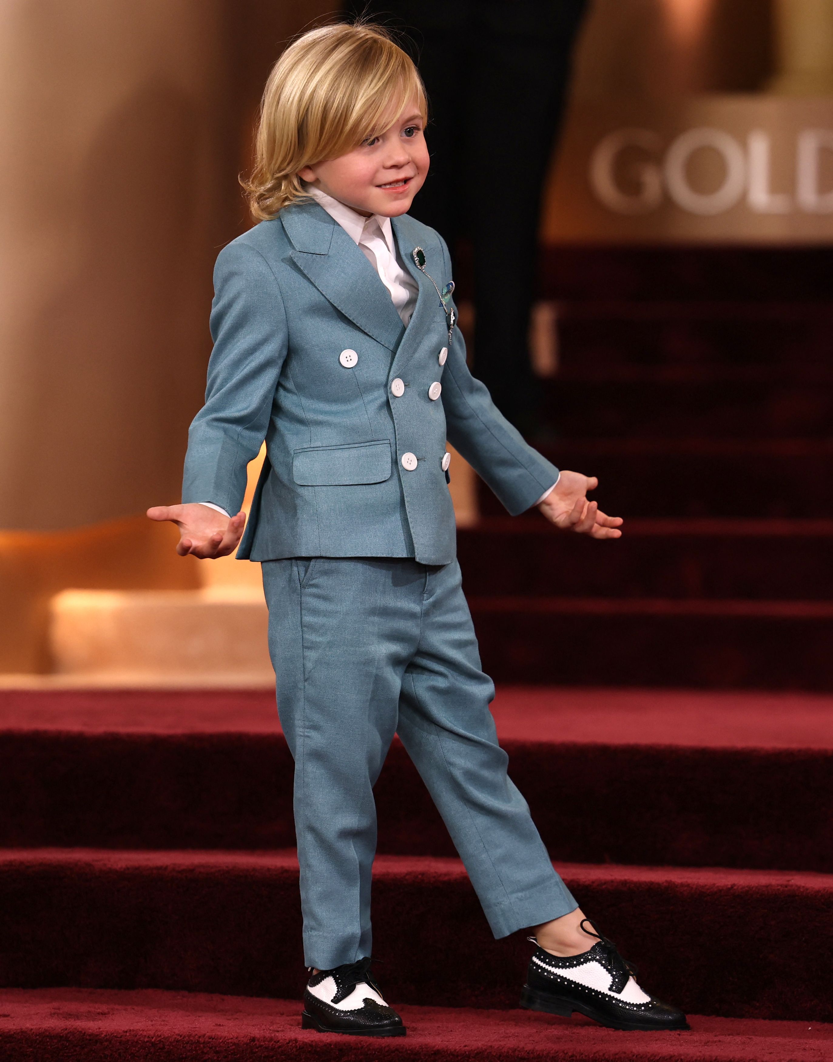 Golden Globes 2026 live updates: Red Carpet looks and celebrity arrivals before awards show