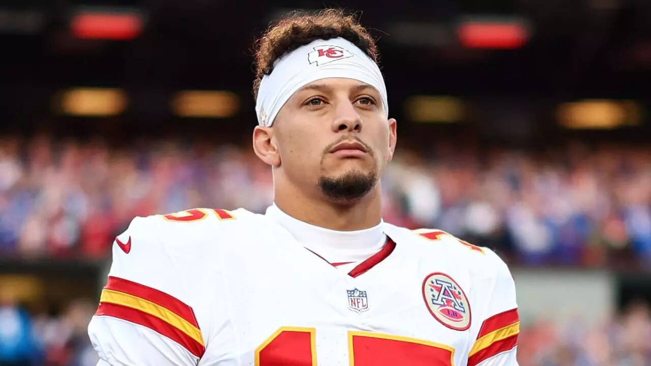 Patrick Mahomes trade rumors: Chiefs fans stunned as rebuild talk turns ...