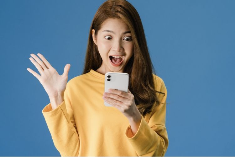 Jarang posting di media sosial tapi rajin mengintip? Ini 8 ciri kepribadian yang jarang dimiliki ban