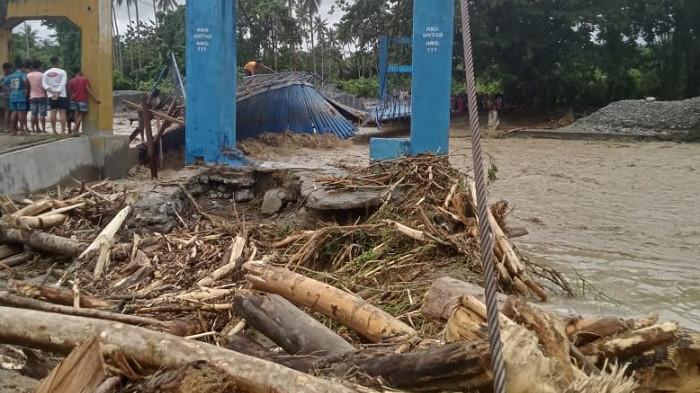 Enam desa di Kecamatan Sindue Donggala diterjang banjir, akses jalan dan jembatan putus