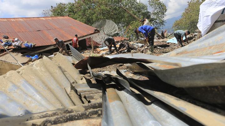 Cara polisi menyalurkan logistik ke daerah terisolir di Aceh