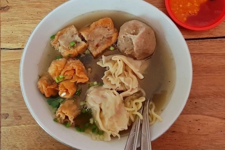 10 tempat bakso favorit dekat alun-alun Kota Batu, dari bukaan 24 jam hingga berkuah juara