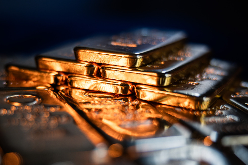 Harga emas pecah rekor lagi dipicu gejolak Iran dan kisruh The Fed