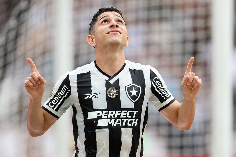 Fluminense desiste e Savarino deve seguir no Botafogo