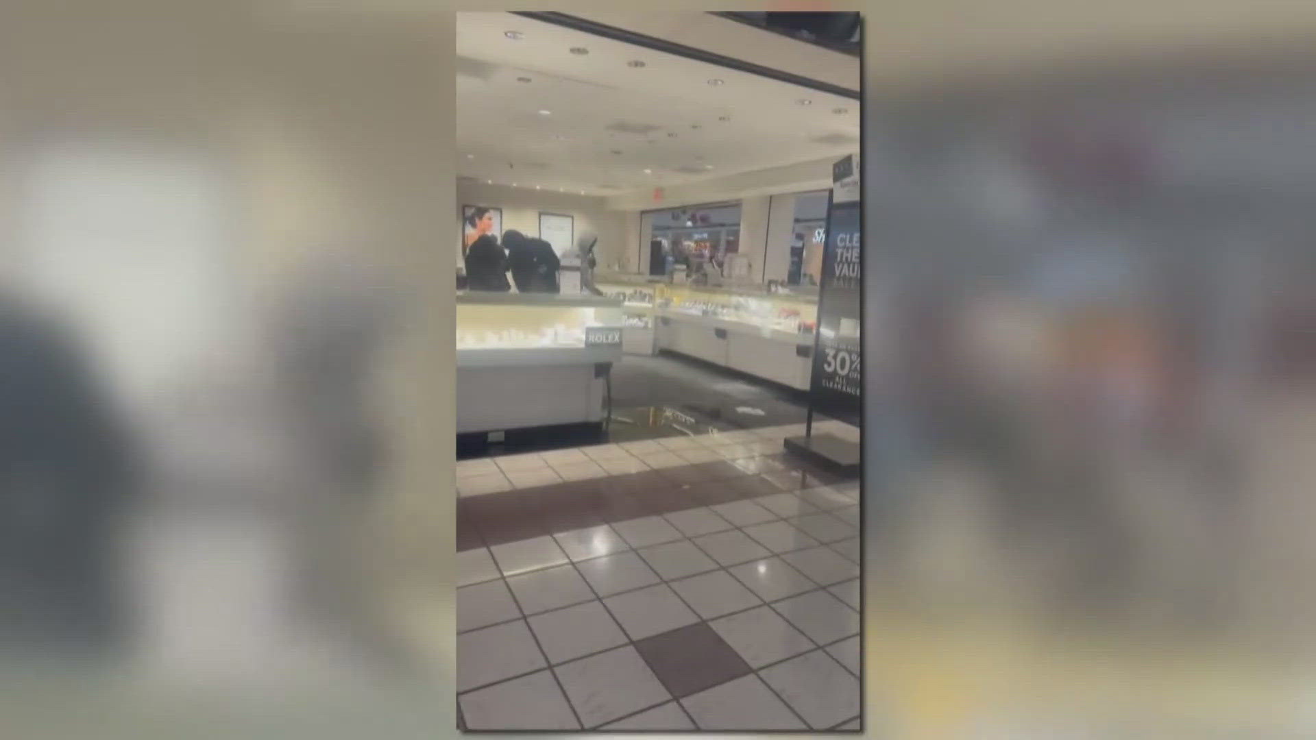 Smash-and-grab robbery caught on camera at Stockton mall
