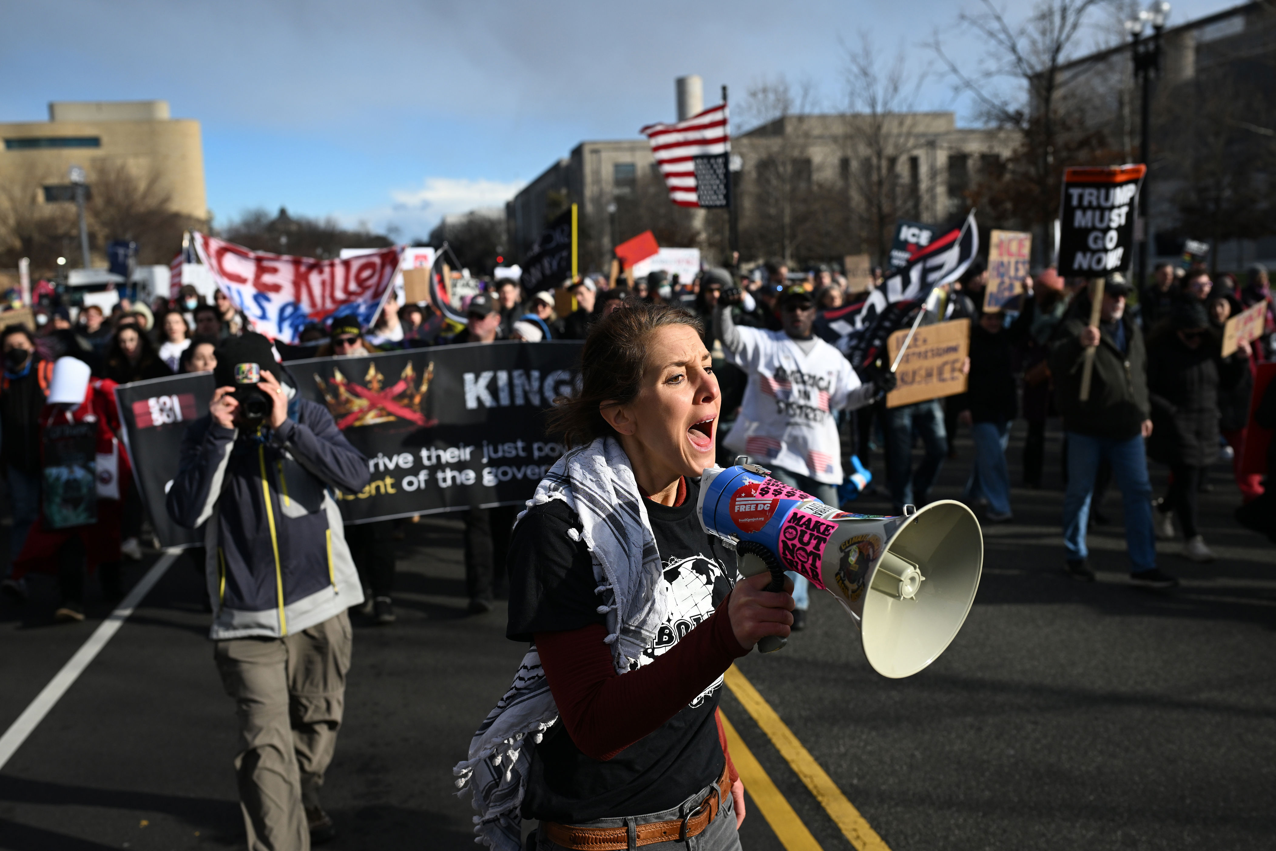 Hundreds in DC protest at ICE headquarters over Minneapolis killing<br><br>