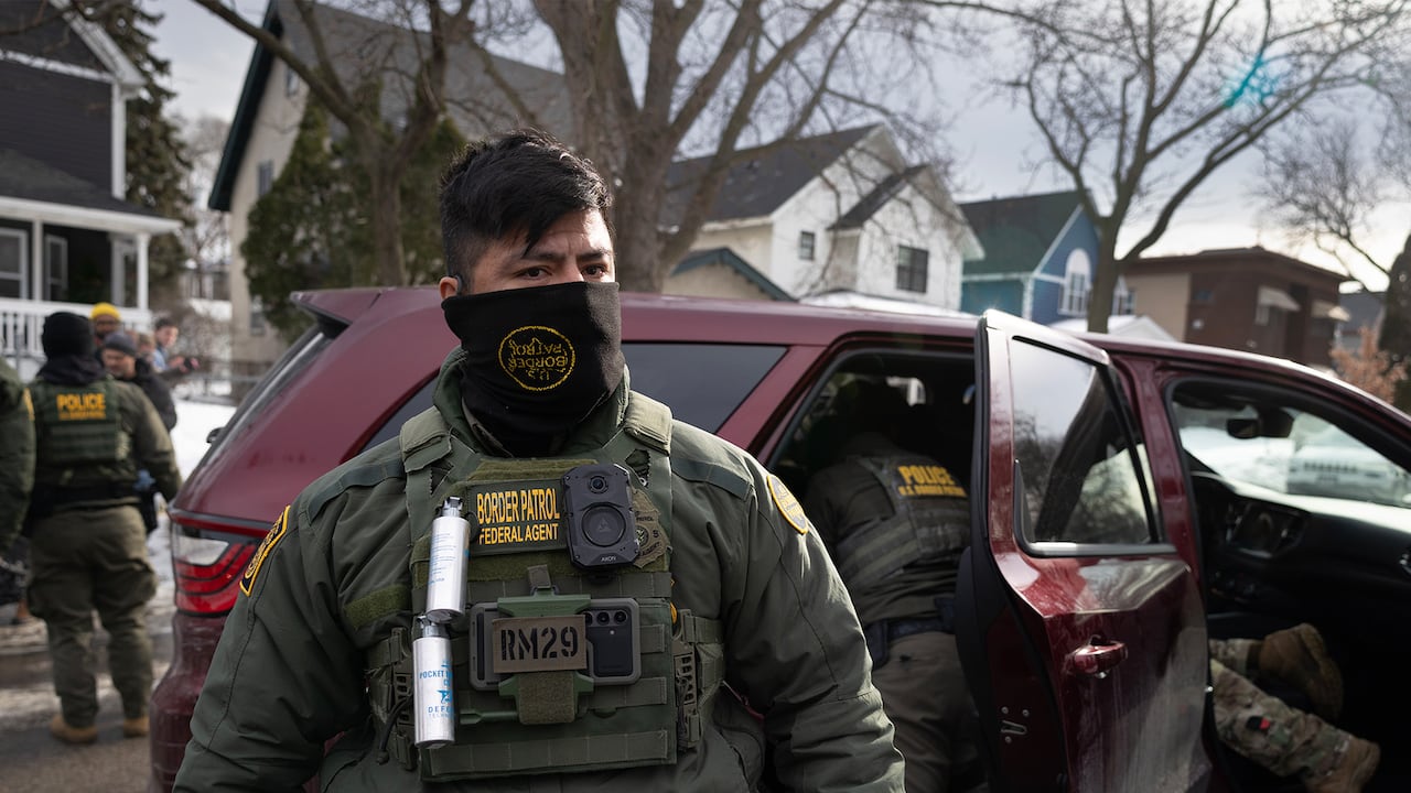 Hundreds more ICE agents headed to Minneapolis after fatal shooting