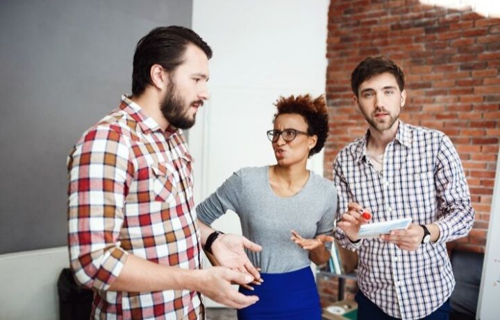 8 Tanda Anda Bukan Orang Sulit, Hanya Kurang Toleransi terhadap Kebodohan