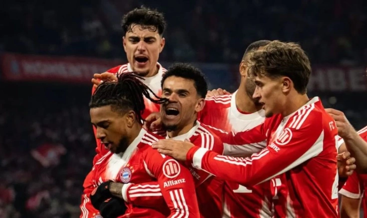 Bayern Muenchen perlebar jarak dengan Borussia Dortmund, selisih 11 poin