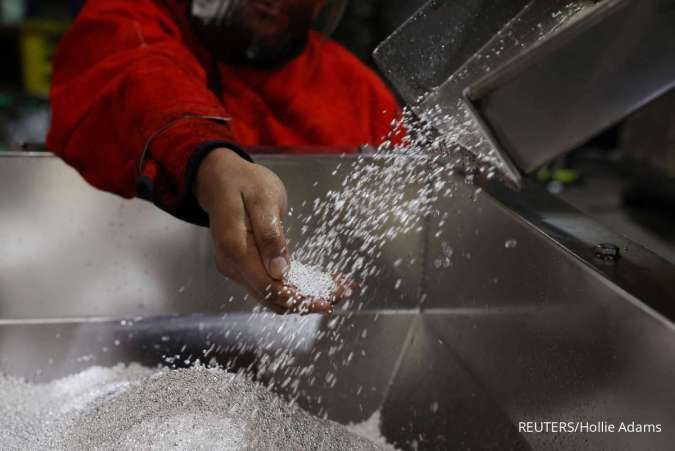 Harga perak melonjak ke rekor tertinggi baru