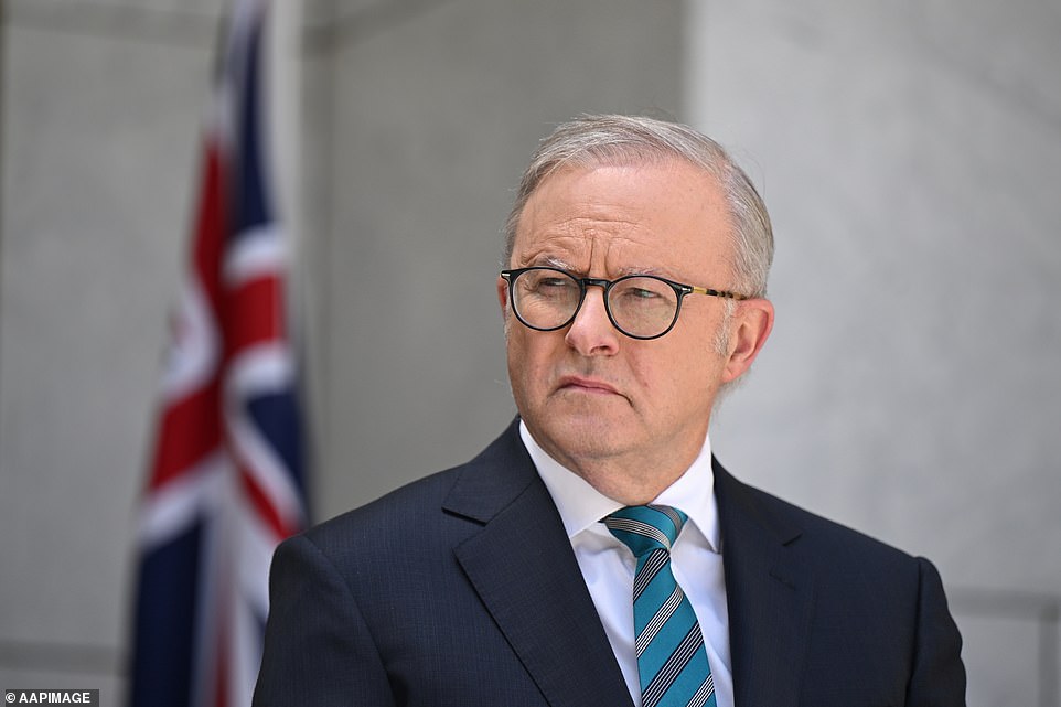 Anthony Albanese recalls parliament early for Bondi terror laws