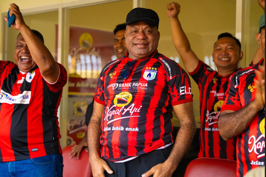 Gubernur Papua, Matius Fakhiri konsisten dukung Persipura