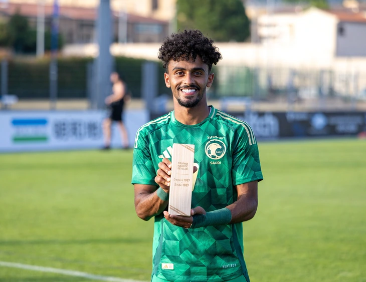 Đồng đội cũ của Ronaldo tuyên bố đánh bại U23 Việt Nam