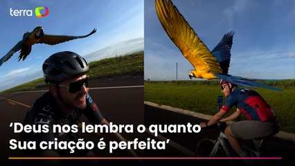 Ciclista viraliza ao registrar arara 'escoltando' grupo em atividade no interior de SP