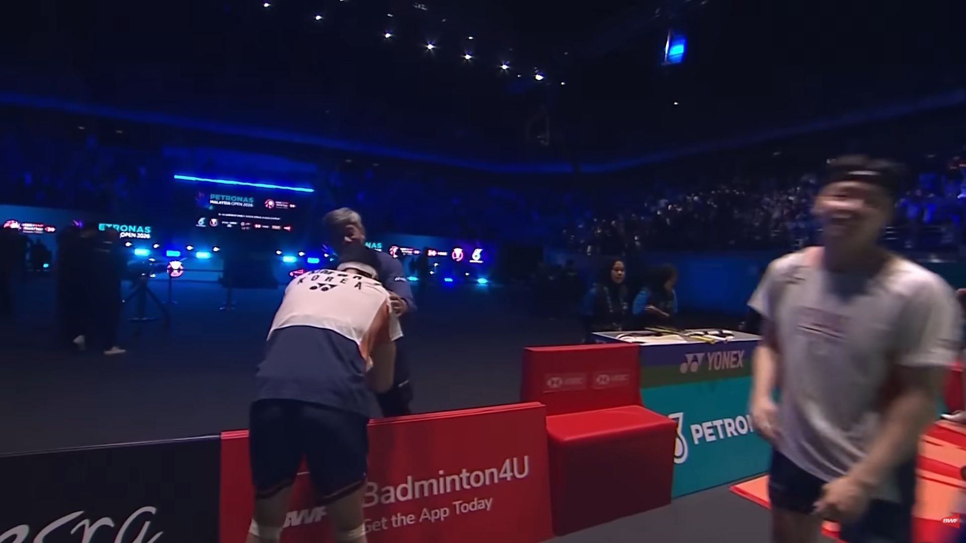 Respek sang nomor 1 ke legenda, Kim/Seo membungkuk ke Rexy Mainaky dan Herry IP setelah juara Malays