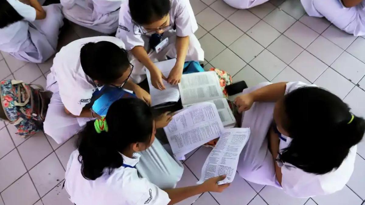 Kunci jawaban ekonomi kelas 11 halaman 178 179 180: Pada saat perekonomian negara mengalami inflasi