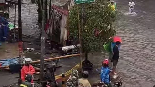 Hujan deras di Jakarta Utara, 2 RT dan sejumlah ruas jalan tergenang