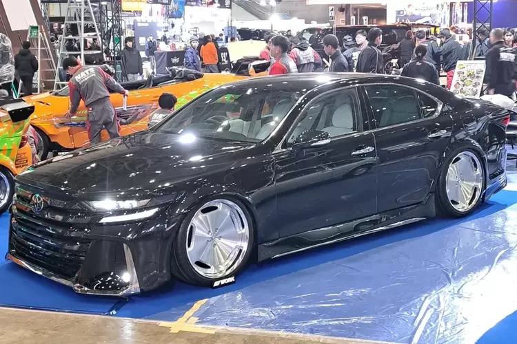 Modifikasi anak kuliahan di Tokyo Auto Salon 2026: bikin Vellfire sedan