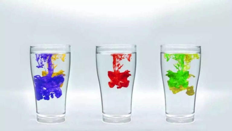 Curiosity corner: What is the colour of water?