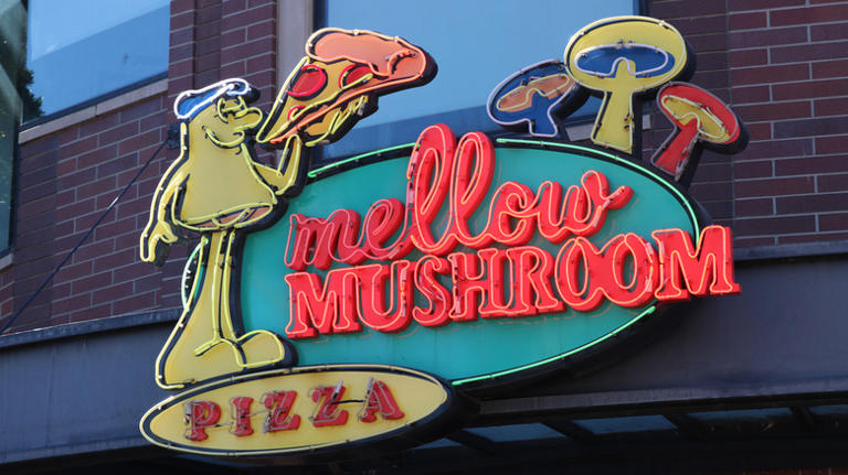 The beloved eccentric '70s pizza chain you didn't know started in Atlanta