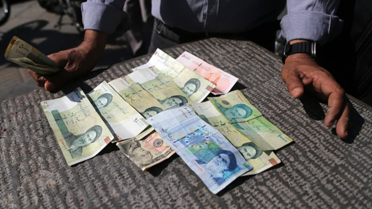 Iran's economy collapses: Rial hits 1.4 million per US dollar amid crisis