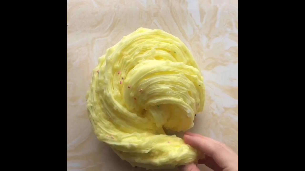 ASMR squeezing yellow crunchy slime