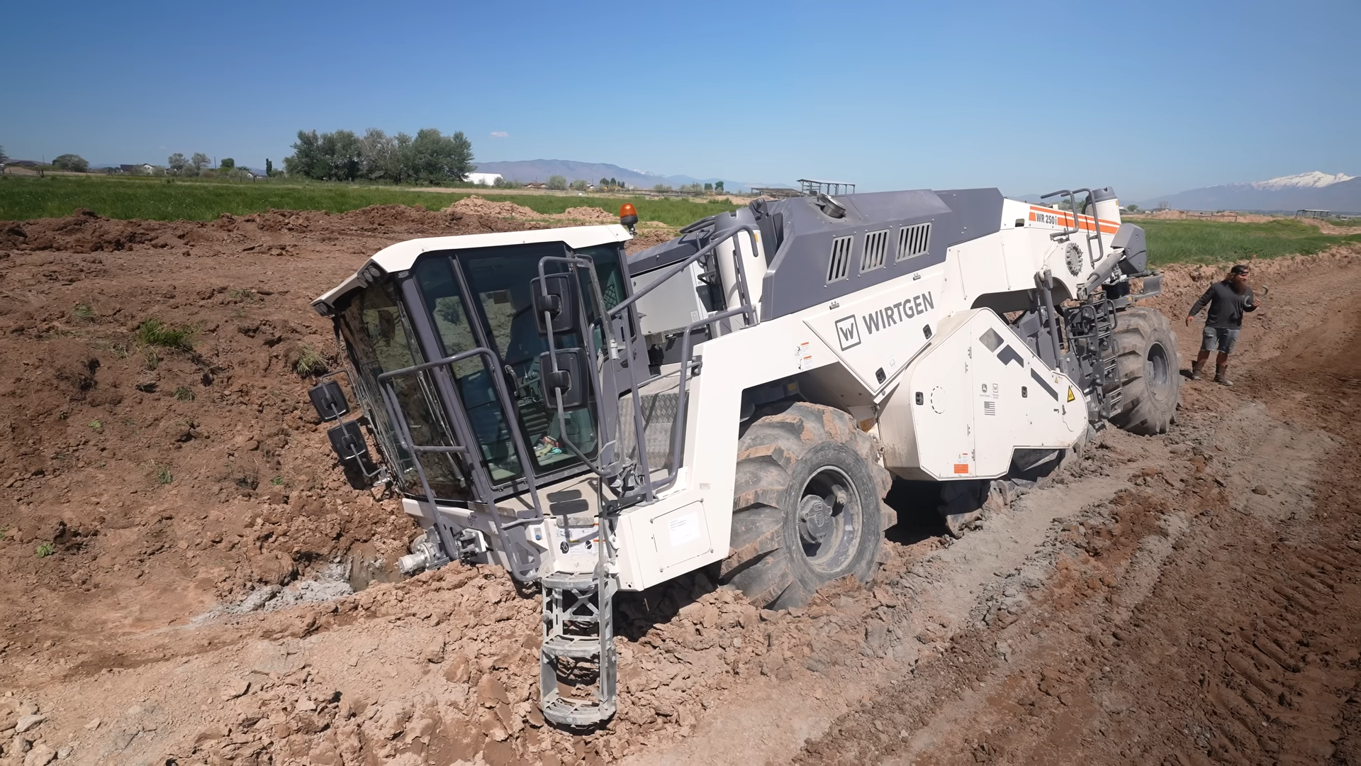 This guy took on one of the heaviest machine recoveries ever<br><br>