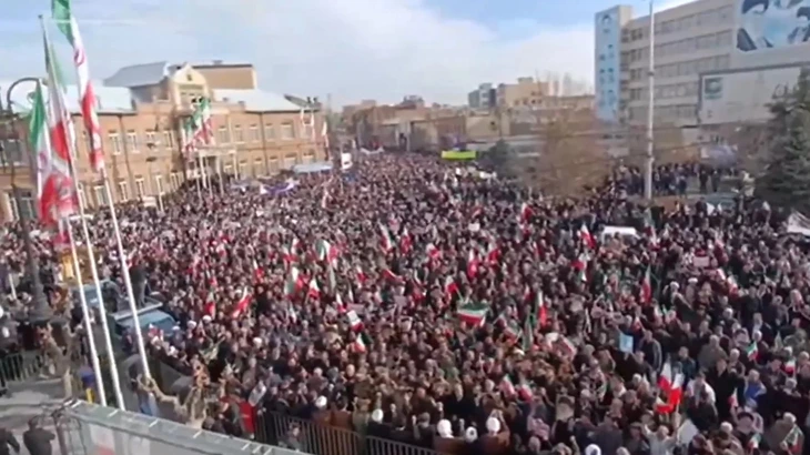 Iran tuyên bố có bằng chứng Mỹ và Israel can thiệp, hàng chục ngàn người xuống đường ủng hộ Tehran