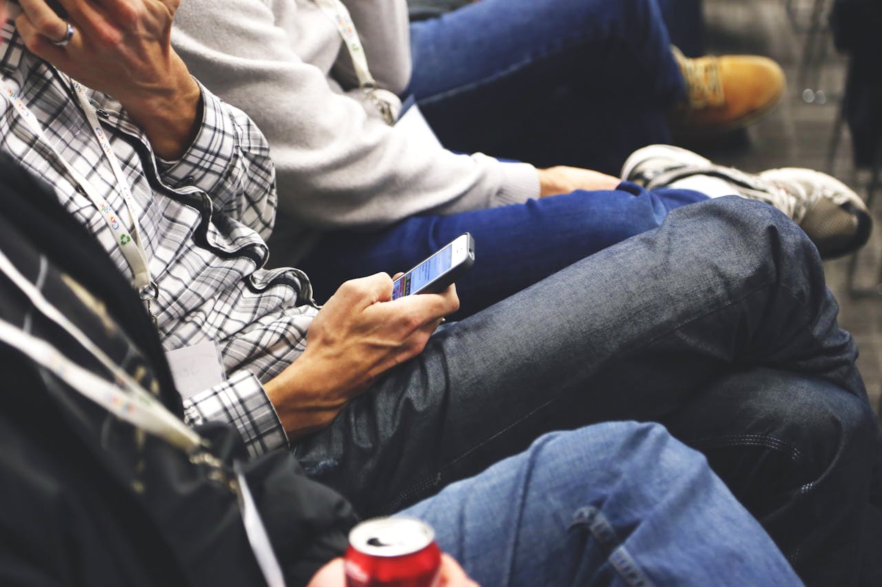 14 async playbooks that replace status meetings