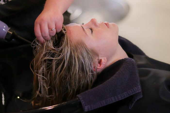 30 Things People Do That Hairdressers Find Pleasant Or Annoying
