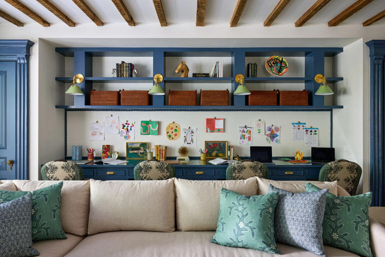 A custom mural brings verdant life to this 21-foot-wide Brooklyn brownstone