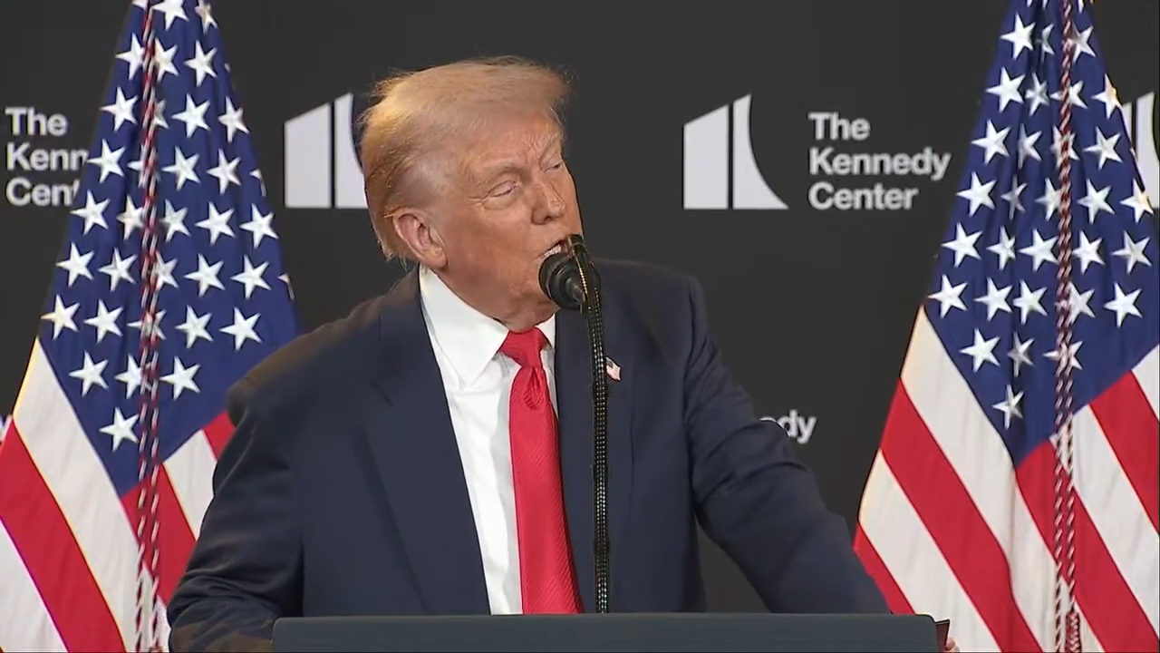 'Pam, you better be good': Trump talks down to cabinet member, warns ...